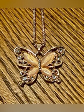 Butterfly necklace with jewels NWOT